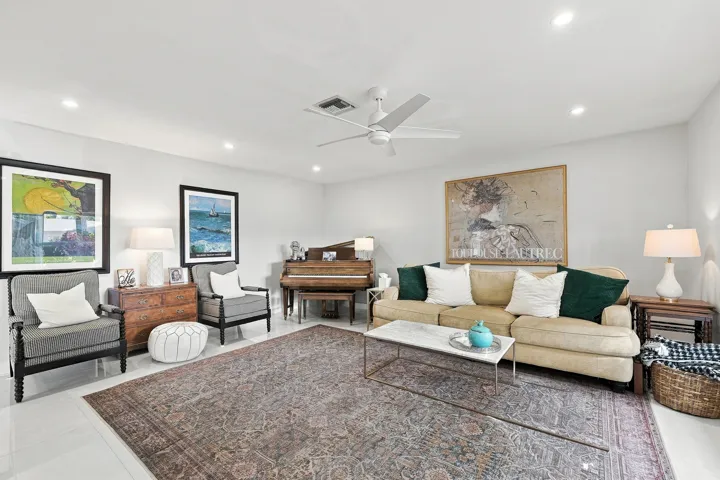 09_living room