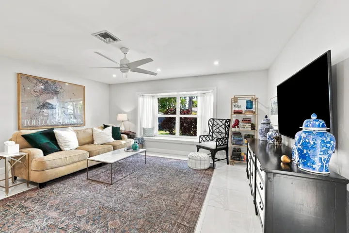 08_living room