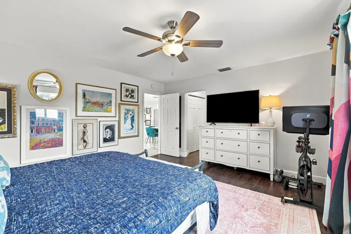 36_bedroom
