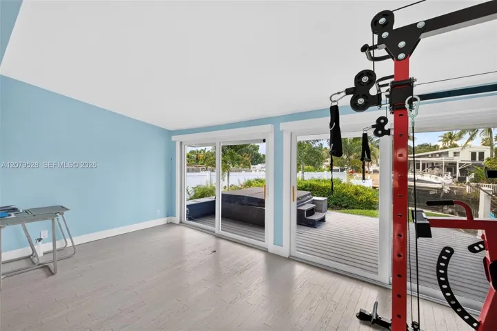 Florida Room, can be used as a bonus room, library, office, reading area, gym