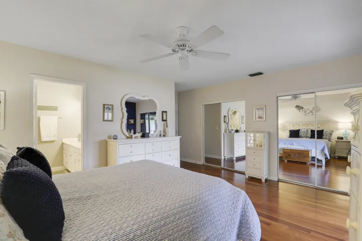 Master Bedroom w/ Bathroom Access