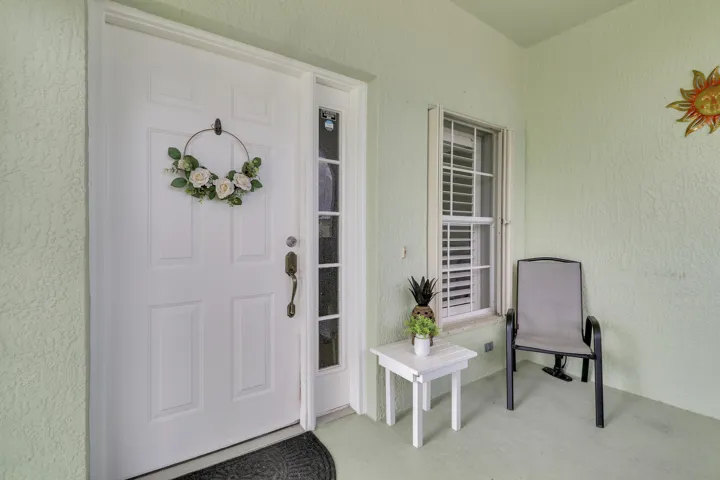 Screened Front Entry