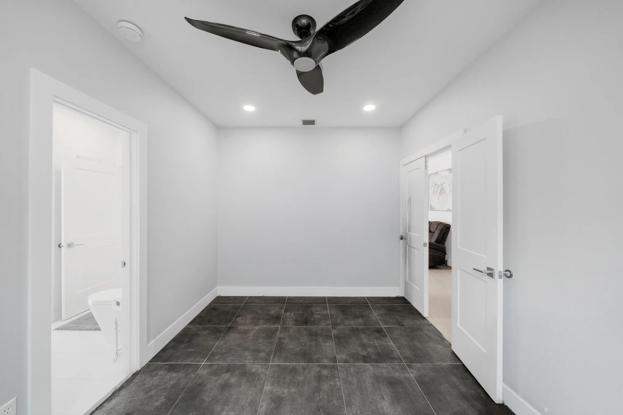 8 Guest Bedroom A (3)