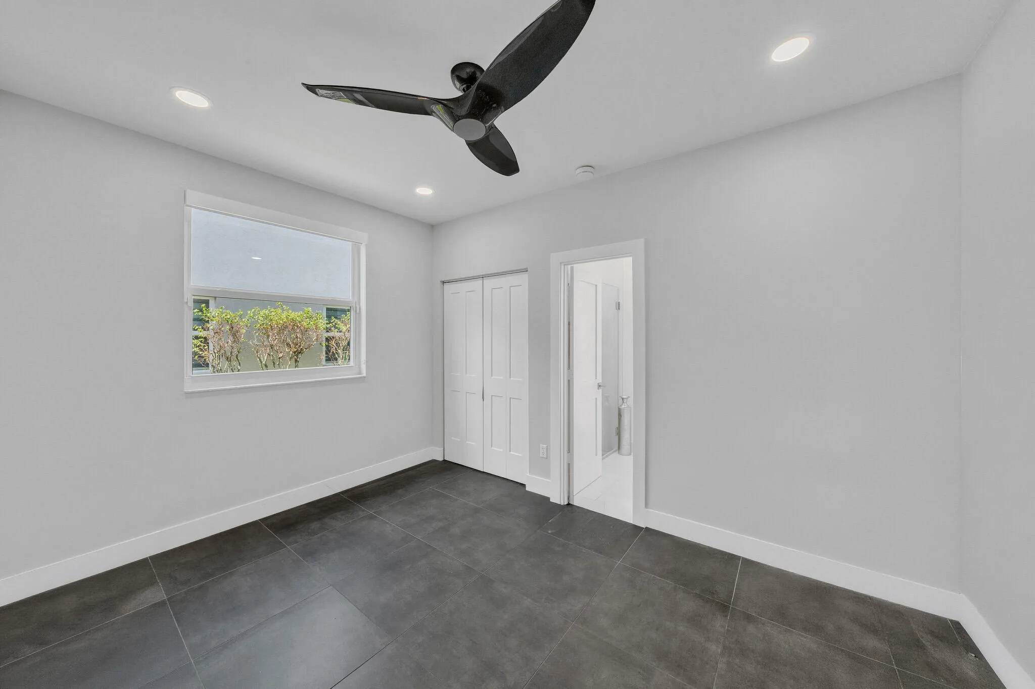 8 Guest Bedroom A (1)