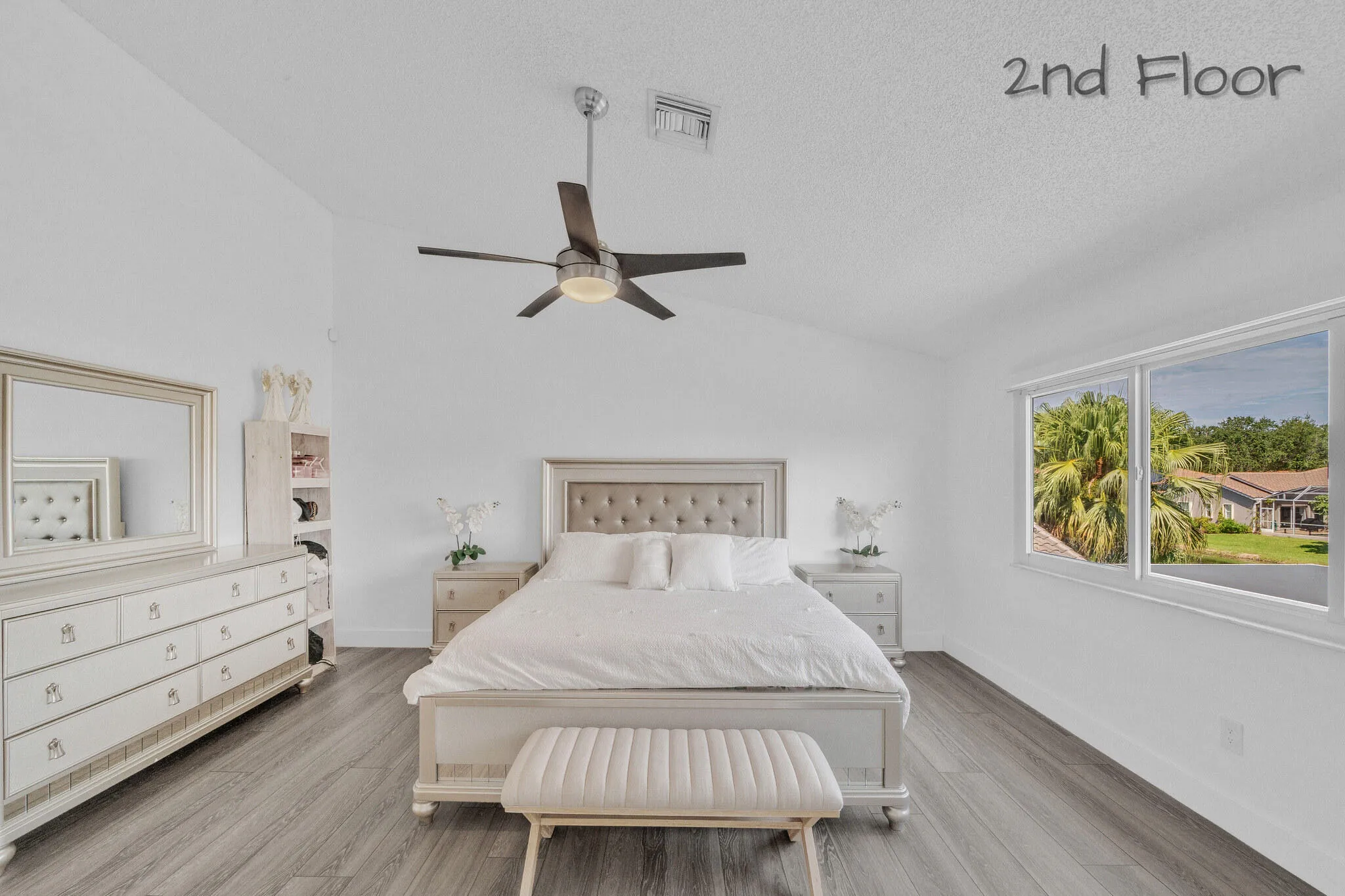 17 Primary Bedroom Suite (2)