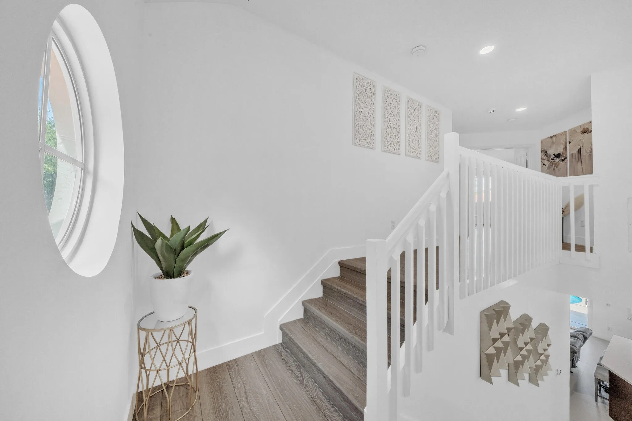 15 Stairwell (1)
