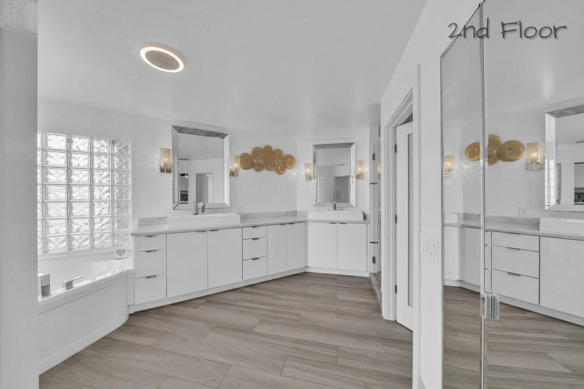 18 Primary Bathroom (2)