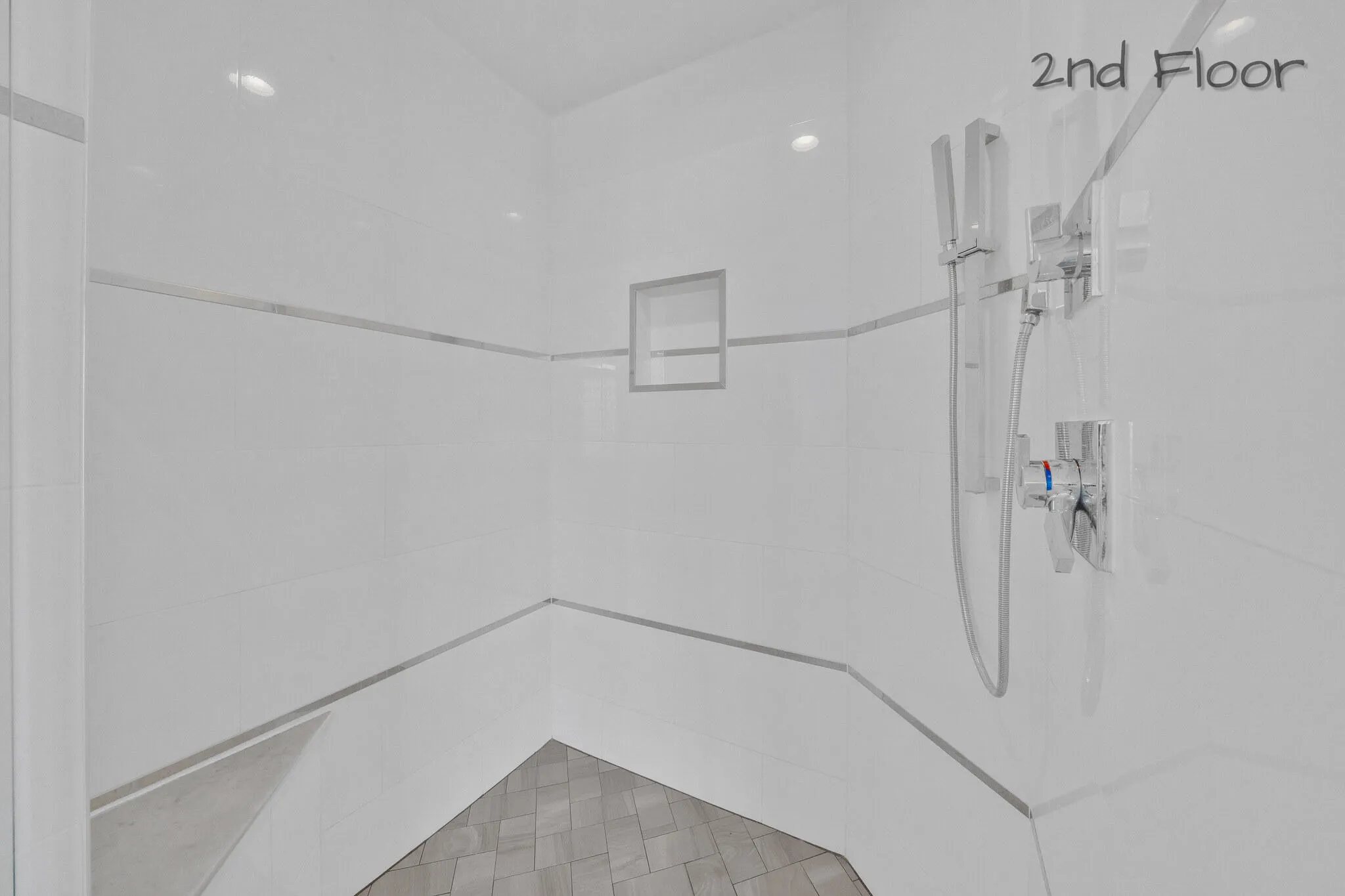 18 Primary Bathroom (4)