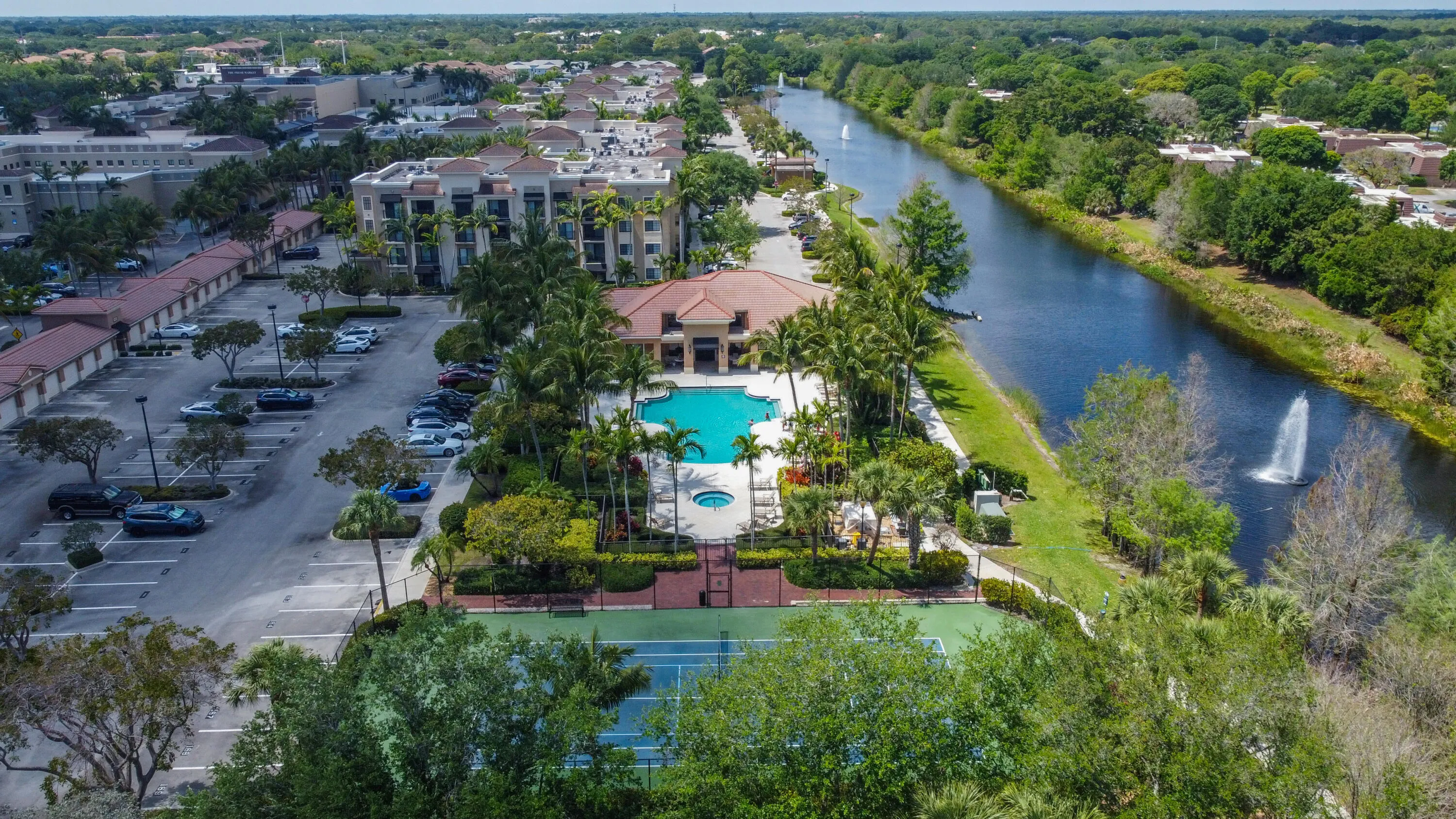 Clubhouse Amenities - Aerial