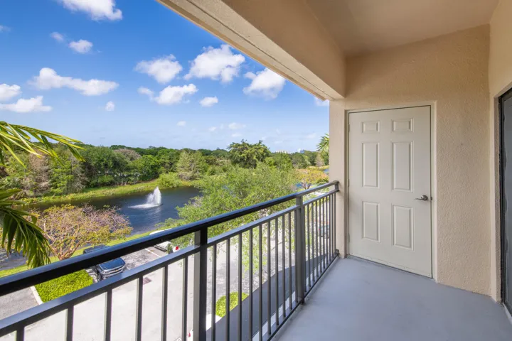 LR Balcony Lake View
