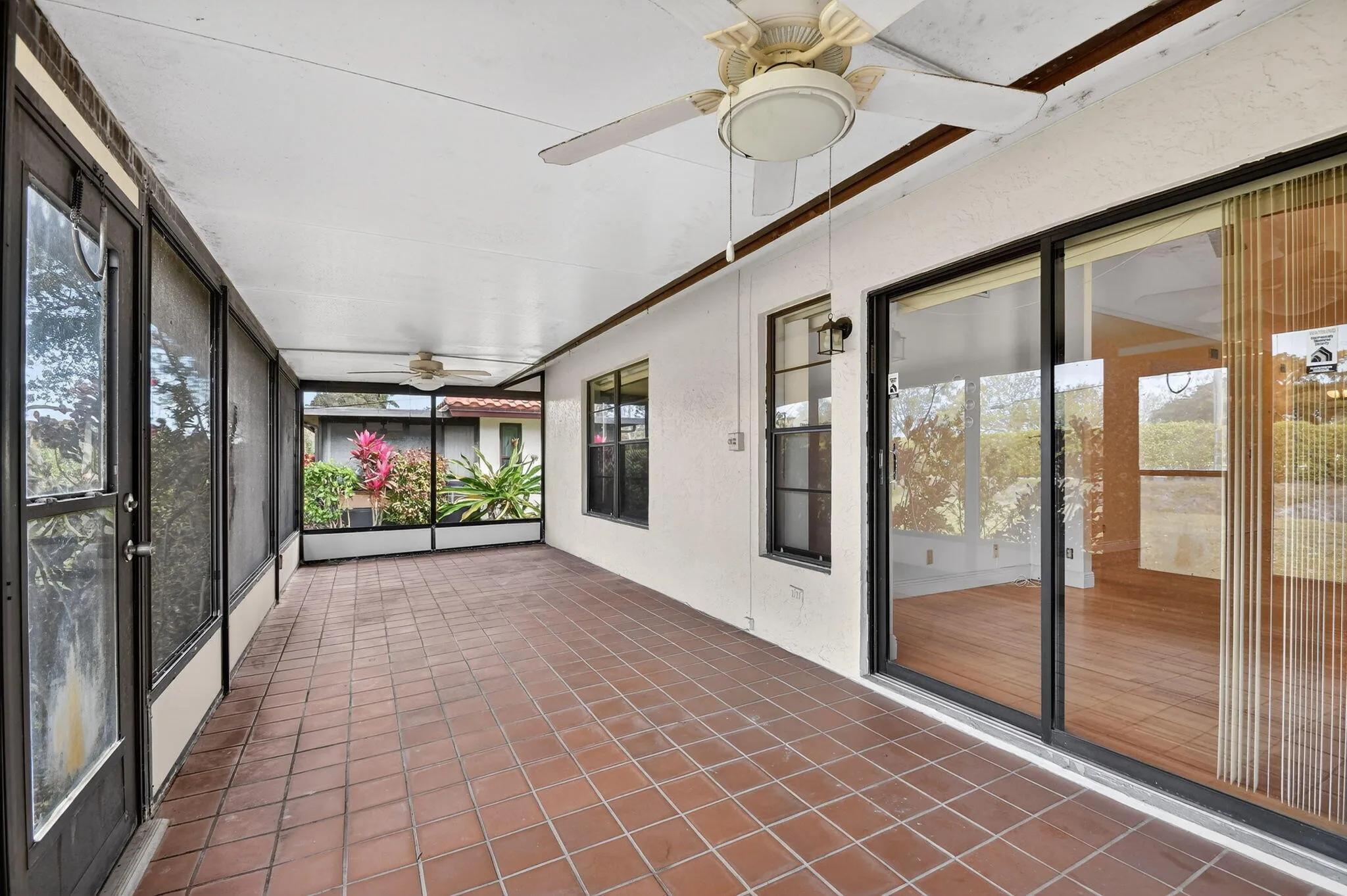 29 Ft long Lanai overlooking the canal