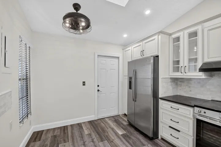 Kitchen (eat in)