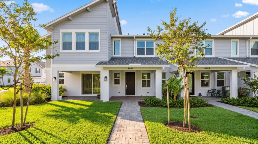 02-5001 N Longwood Lk Sq