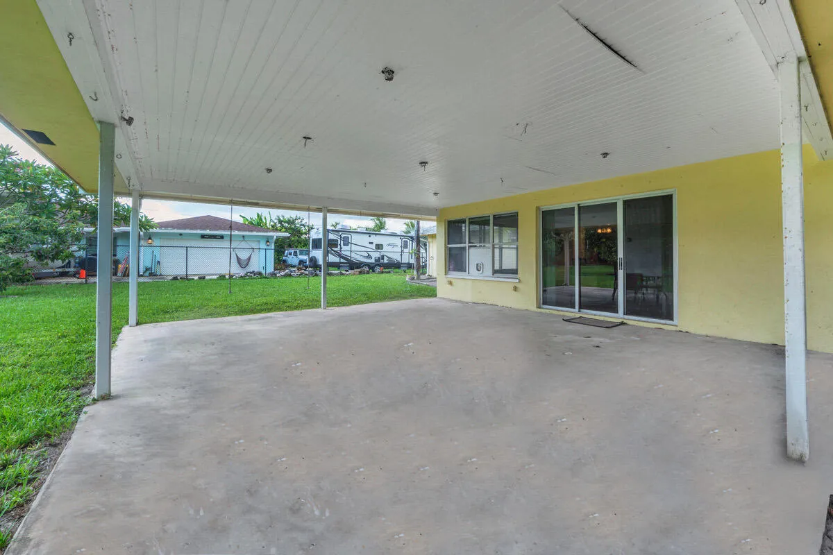 22 Porch 3