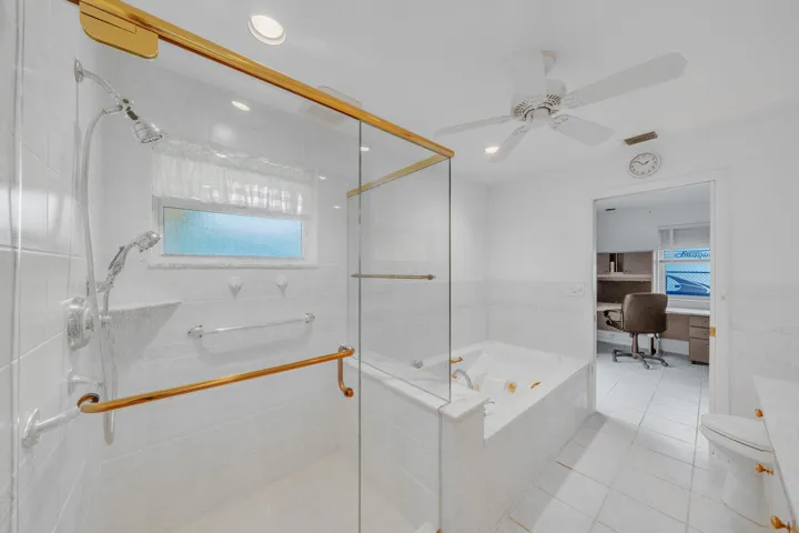 11 Primary Bathroom (4)