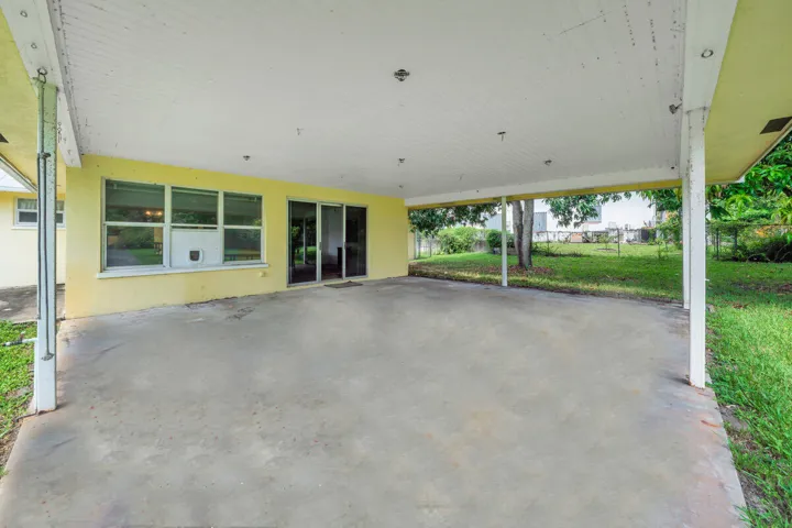 22 Porch (2)