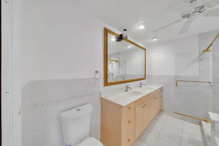 11 Primary Bathroom (2)