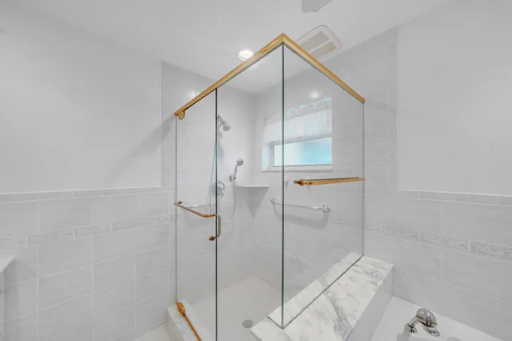 11 Primary Bathroom (3)