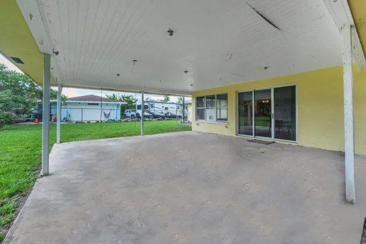 22 Porch 3