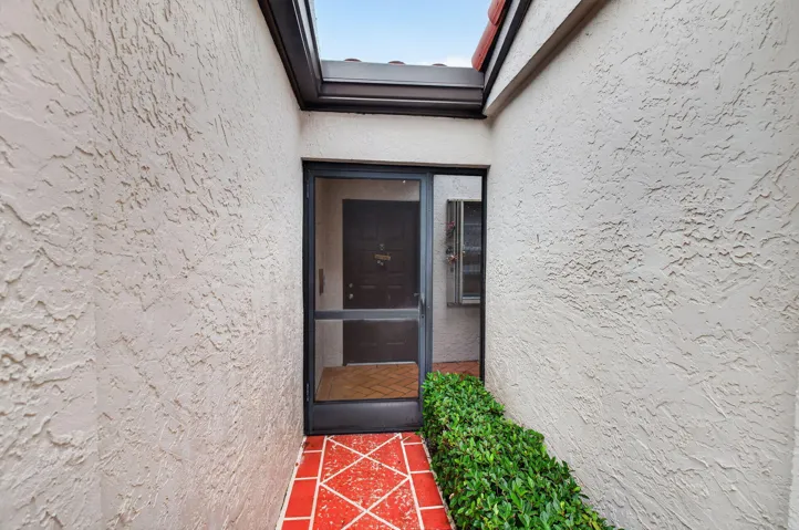 Screened Entry