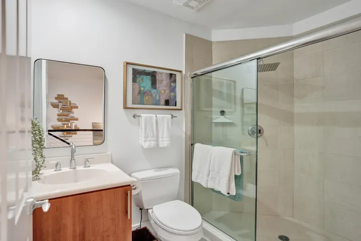 Guest Full Bath