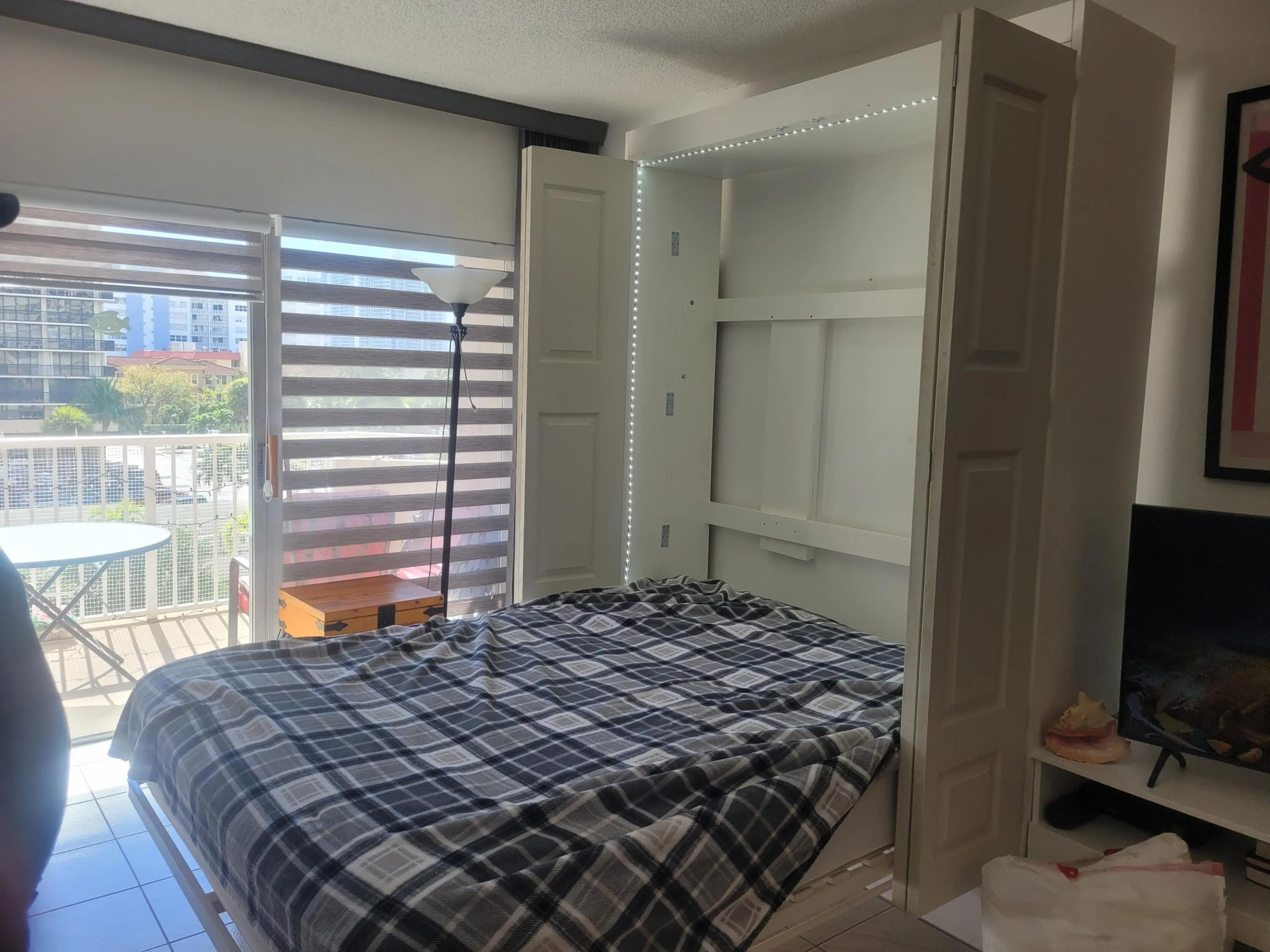 murphy bed in living​​‌​​​​‌​​‌‌​‌‌​​​‌‌​‌​‌​‌​​​‌​​ room