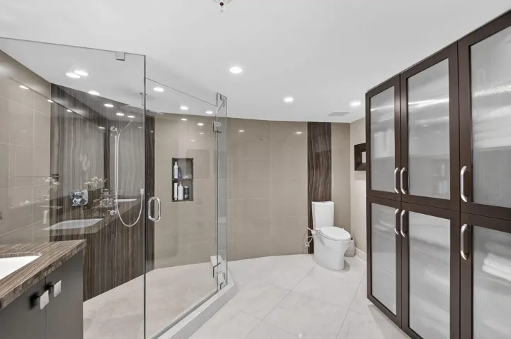Owners Bathroom