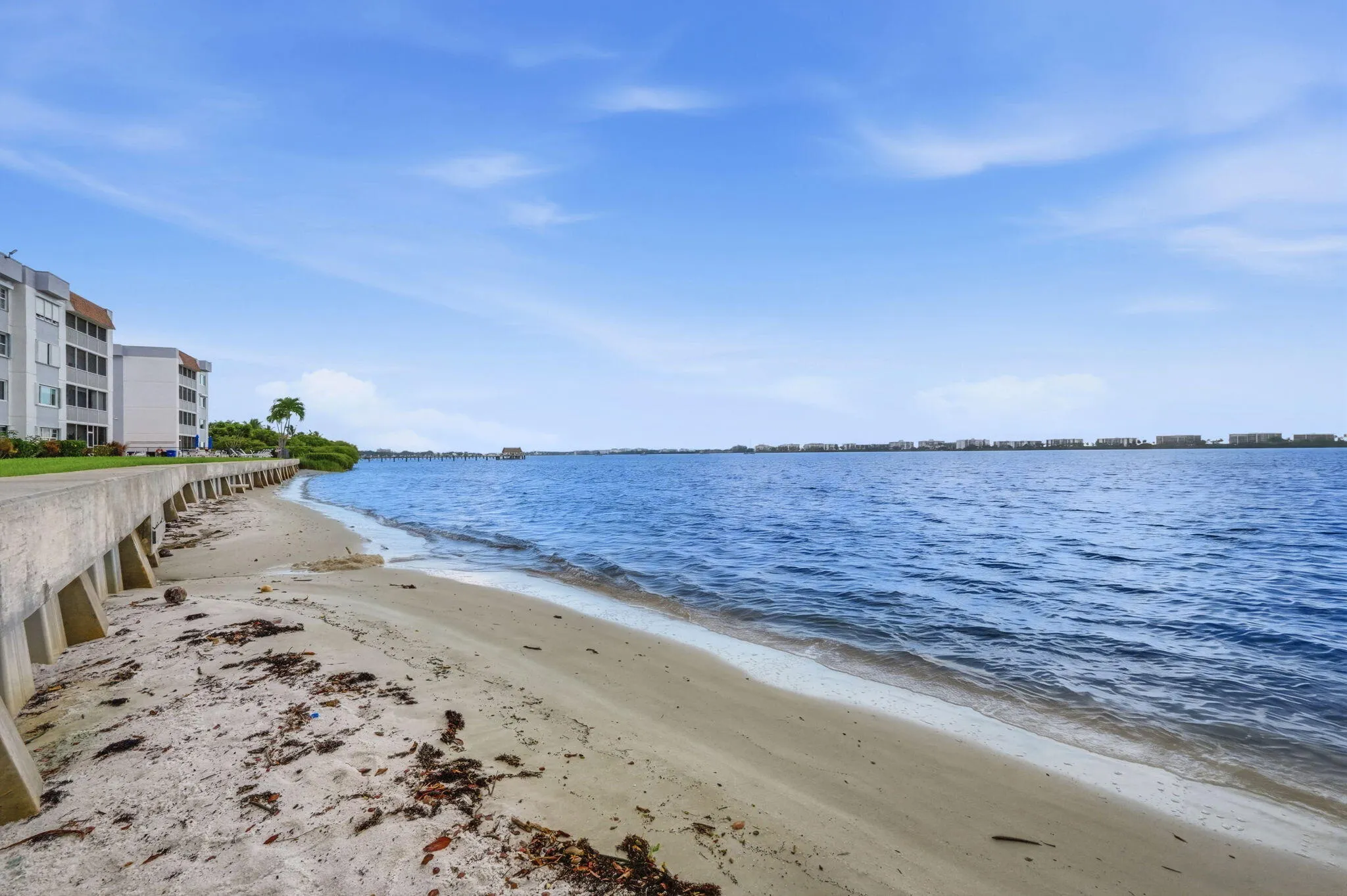 35-web-or-mls-1516_S_Lakeside_Dr_Unit_40