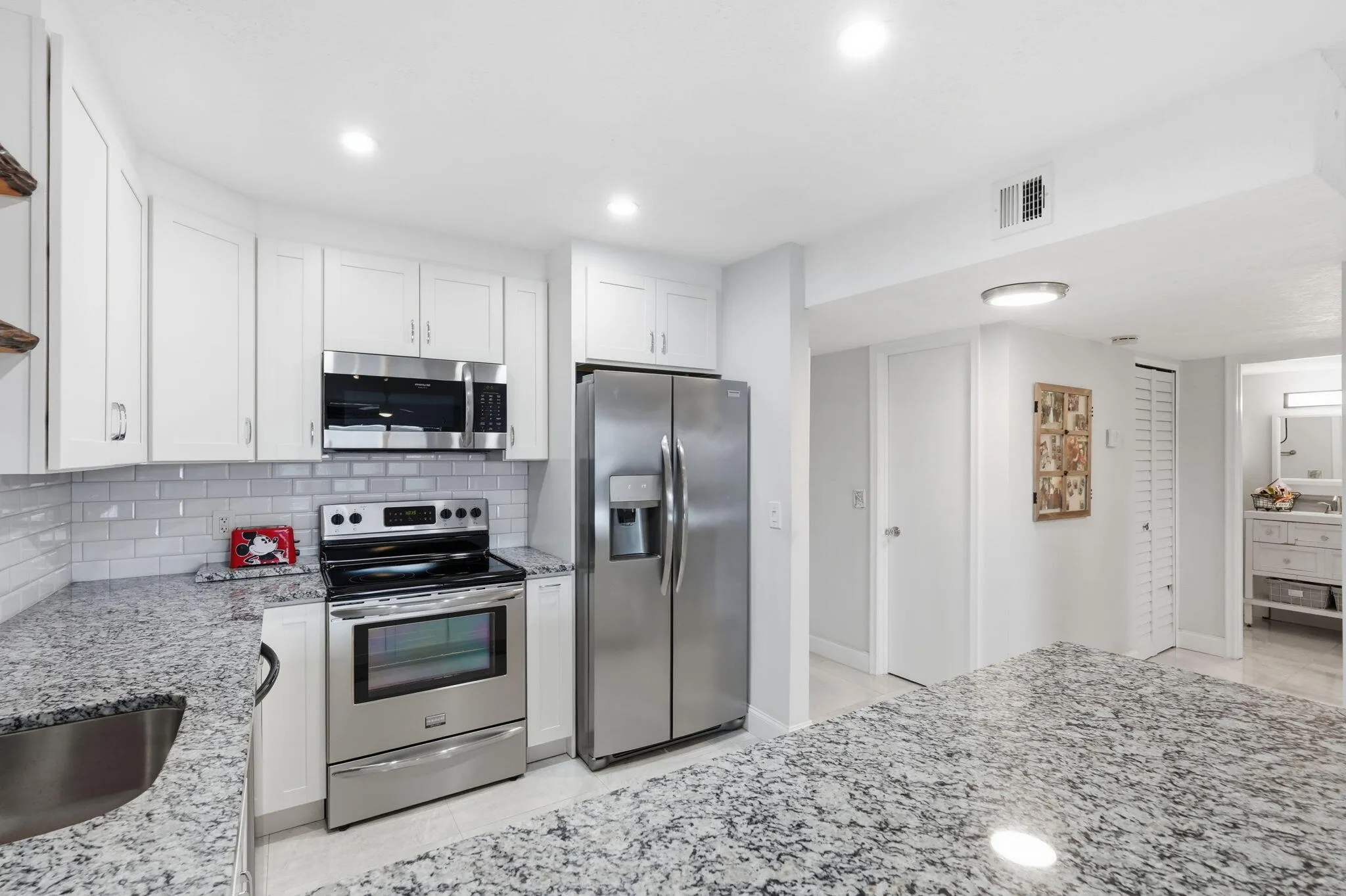 20-web-or-mls-1516_S_Lakeside_Dr_Unit_40