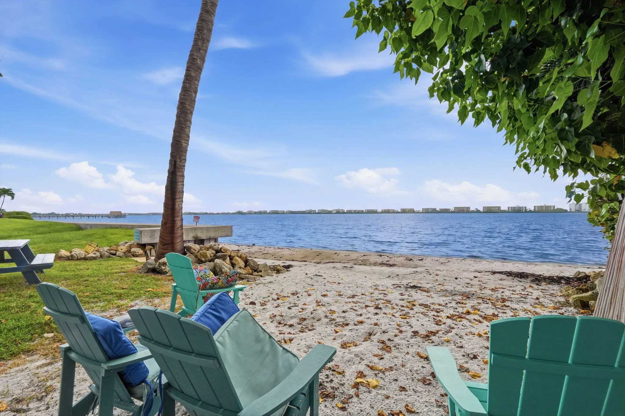 33-web-or-mls-1516_S_Lakeside_Dr_Unit_40