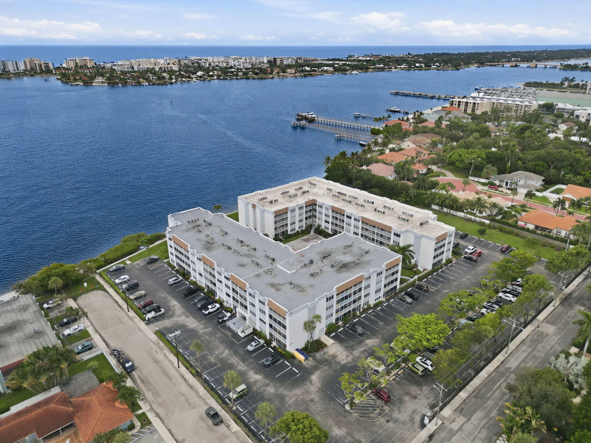 51-web-or-mls-1516_S_Lakeside_Dr_Unit_40