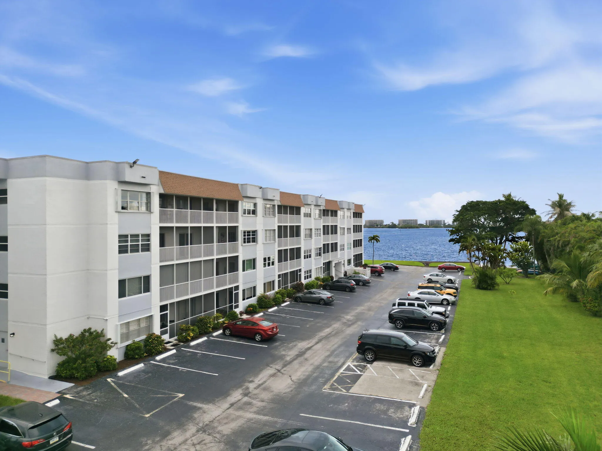 38-web-or-mls-1516_S_Lakeside_Dr_Unit_40