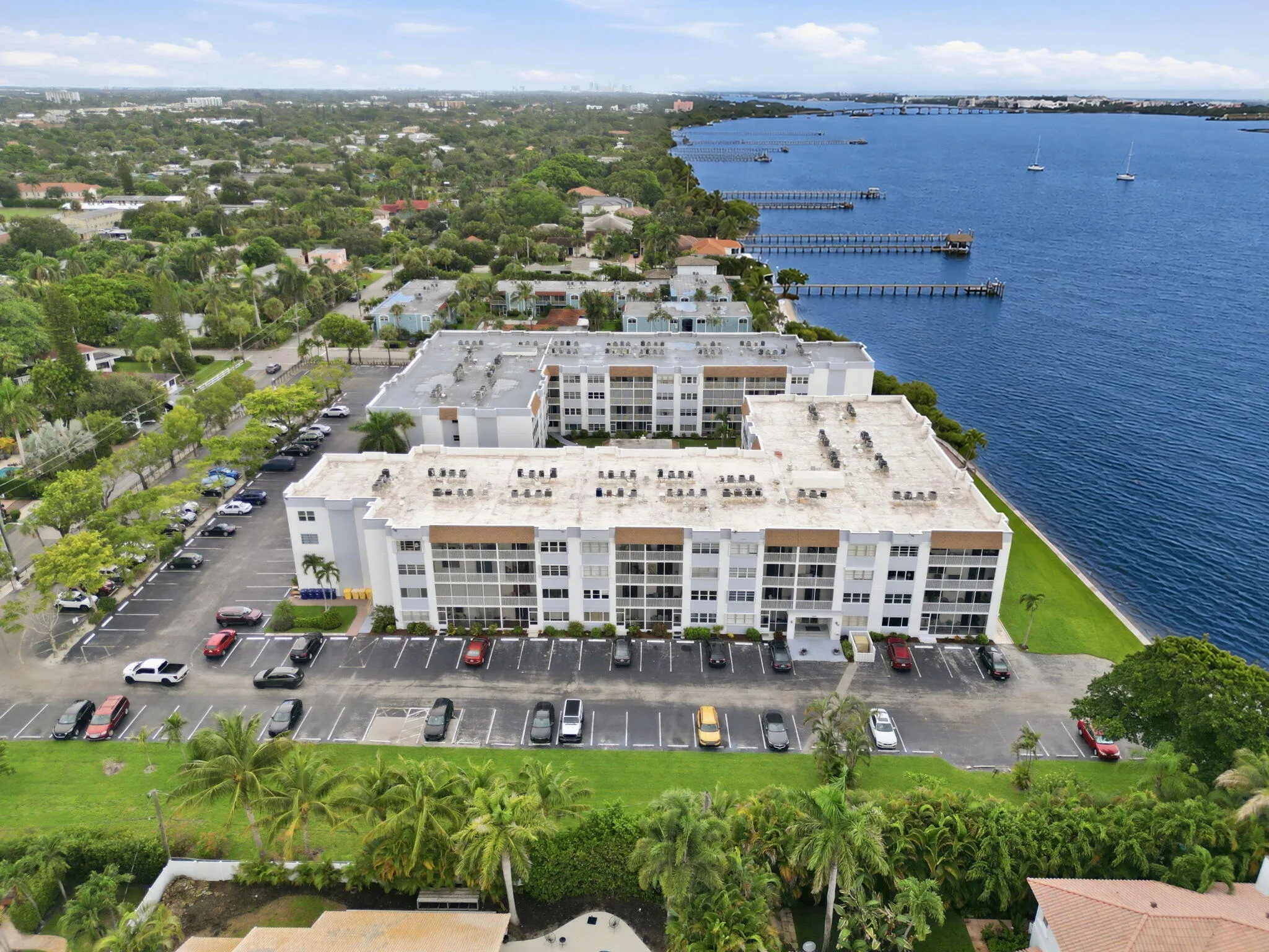 37-web-or-mls-1516_S_Lakeside_Dr_Unit_40