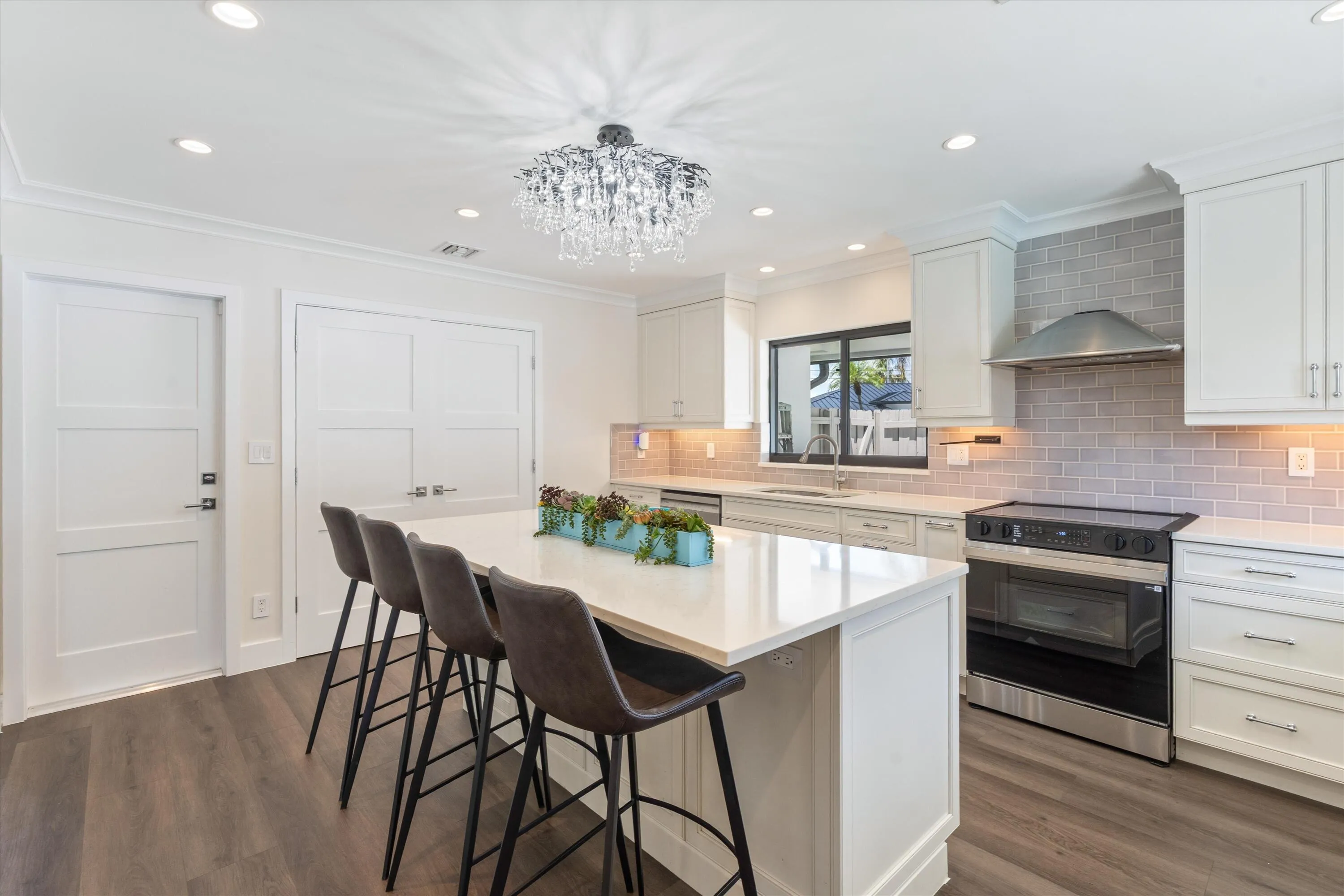 13-4410 NE 24th Ave Light House Point, F