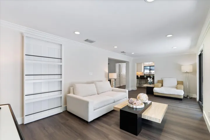 20-4410 NE 24th Ave Light House Point, F