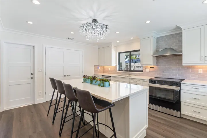 13-4410 NE 24th Ave Light House Point, F