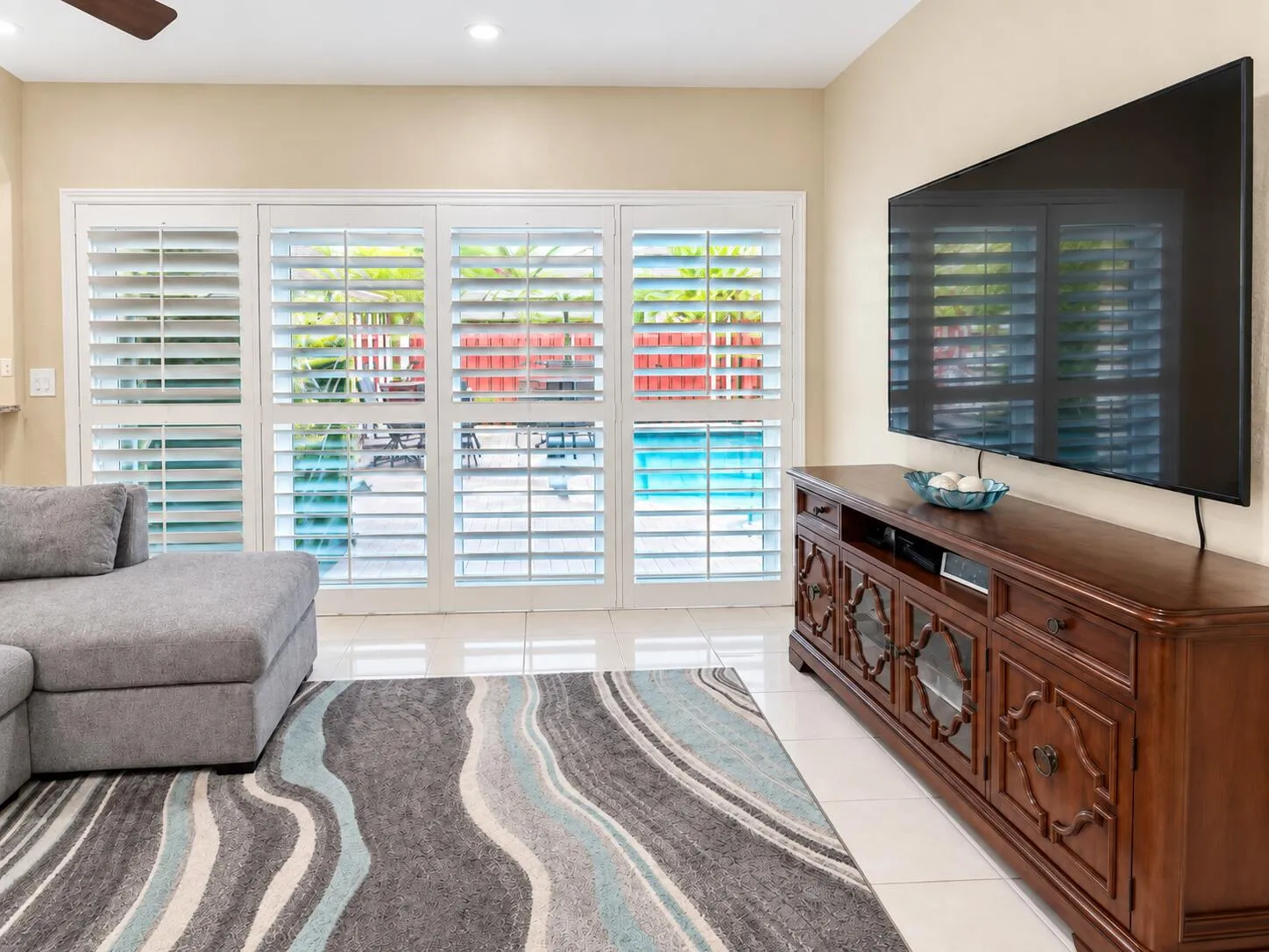 41 Family Room 3