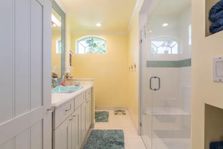 2nd Bathroom