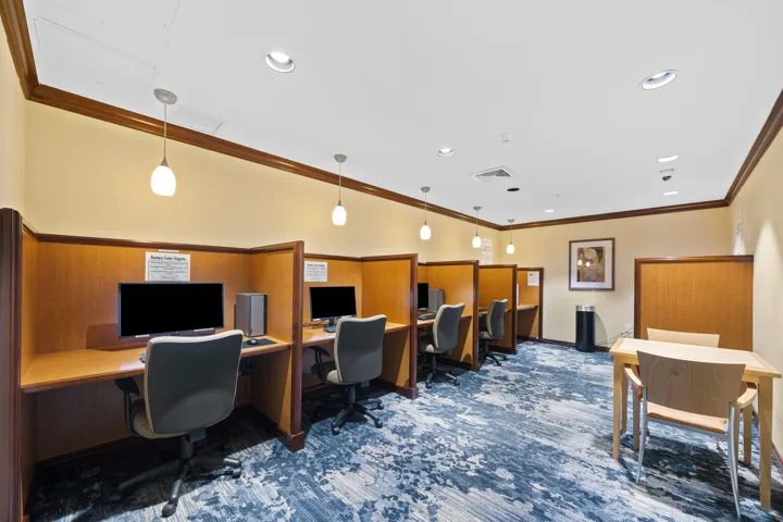 Business Ctr