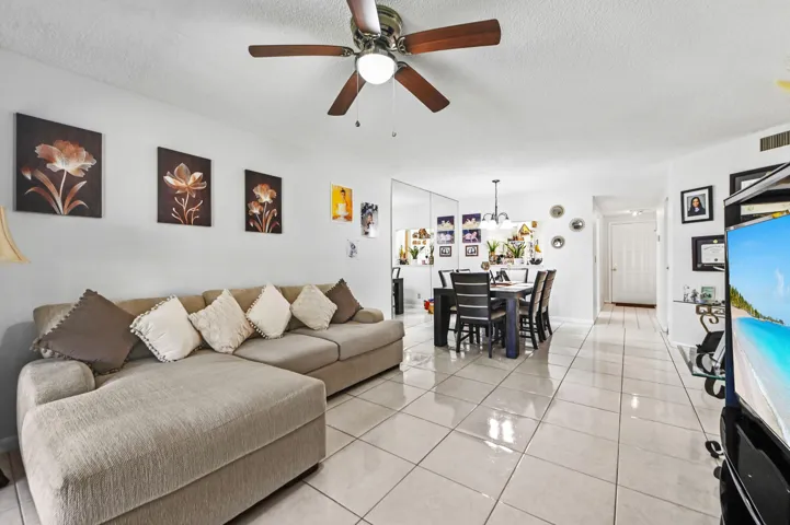 13 Living room 04