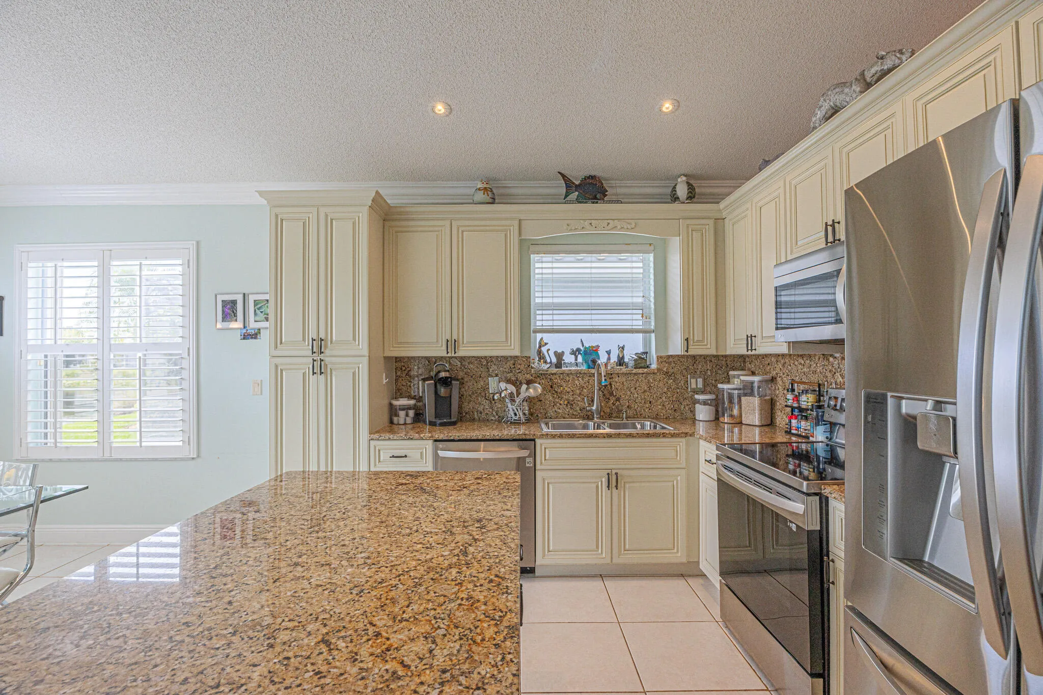 153A0081-HDR