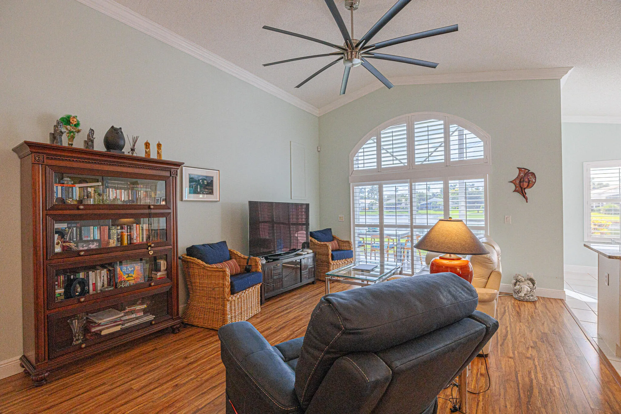 153A0093-HDR