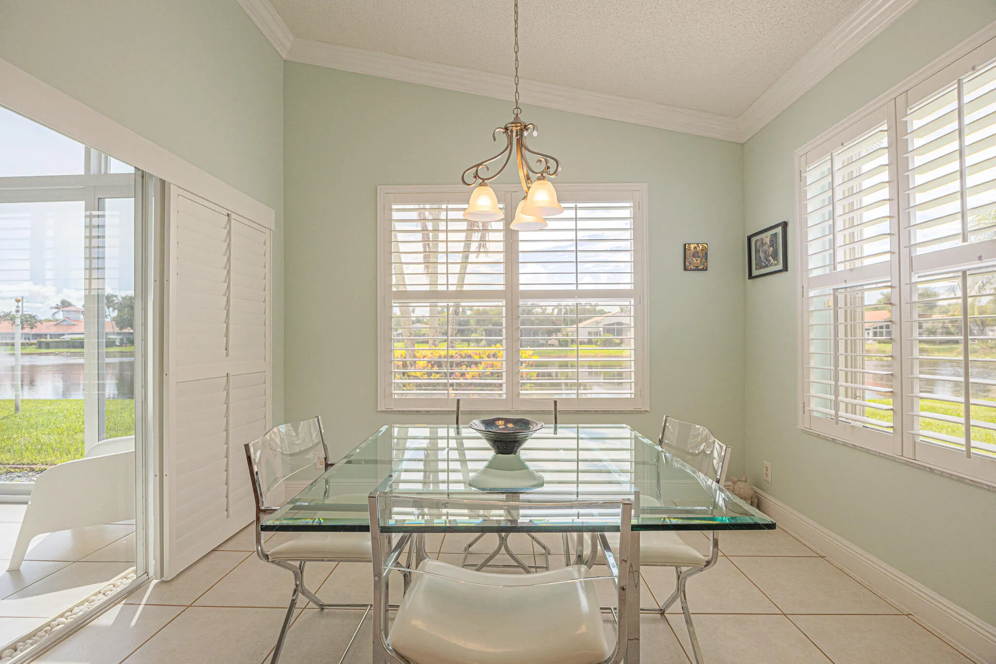 153A0063-HDR
