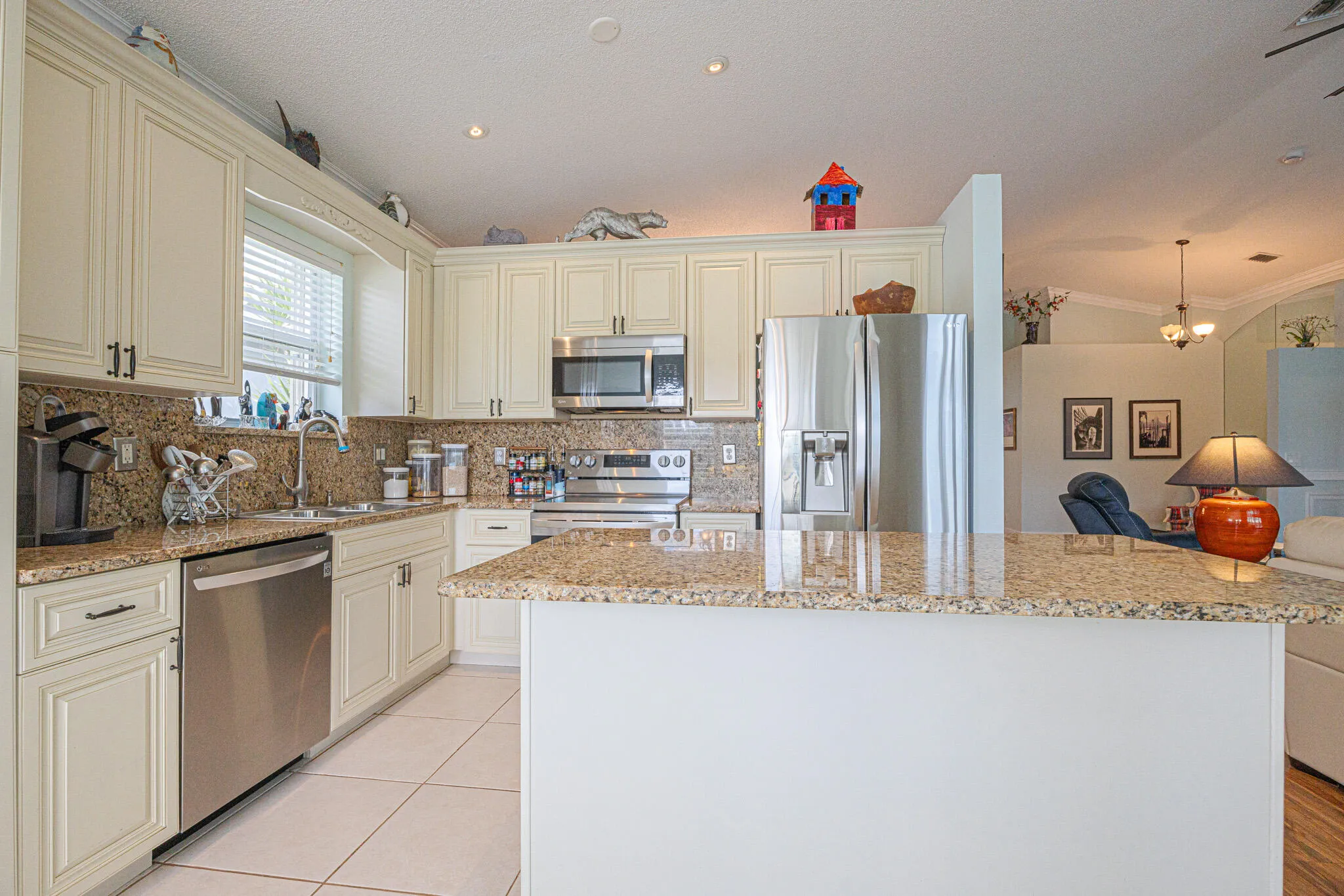 153A0075-HDR