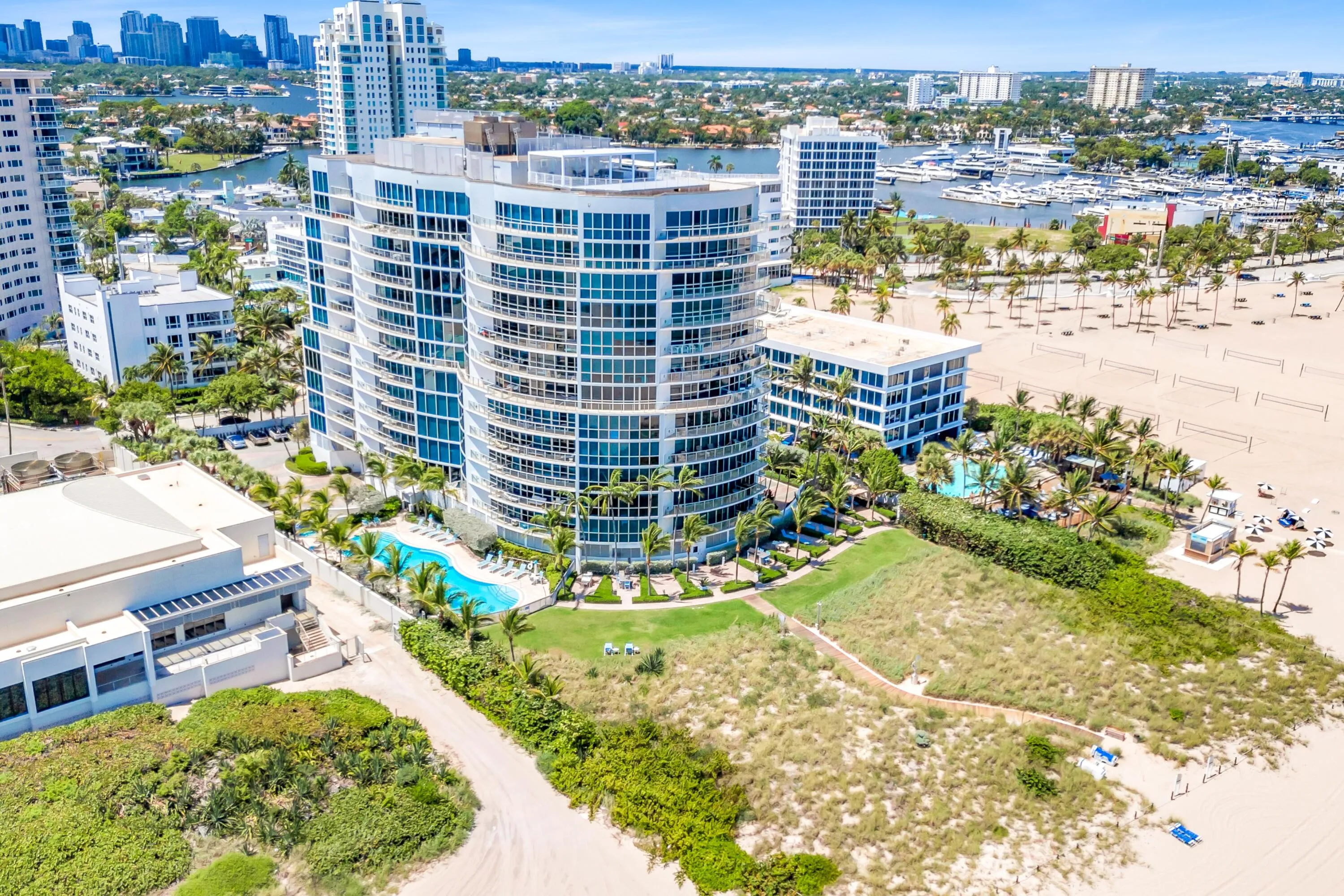 1200 HOLIDAY DR #902-83
