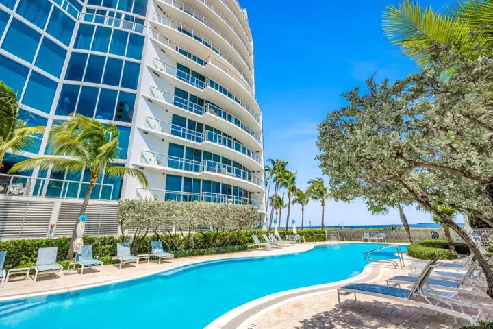 1200 HOLIDAY DR #902-1