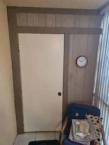 1000068878