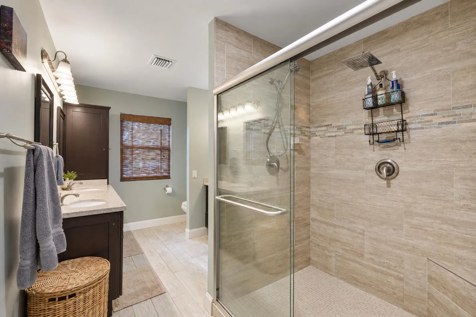 1ST MASTER BATH