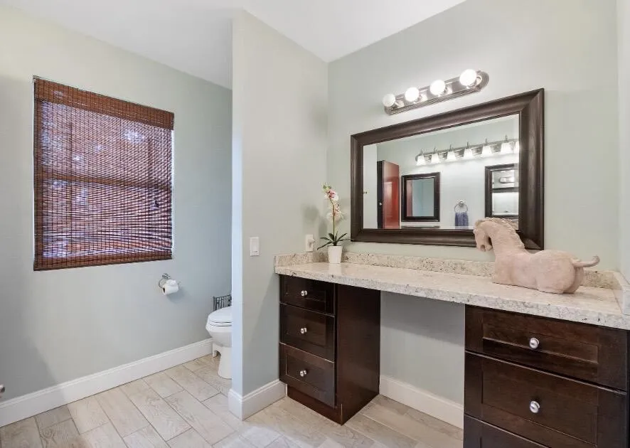 1ST MASTER BATH