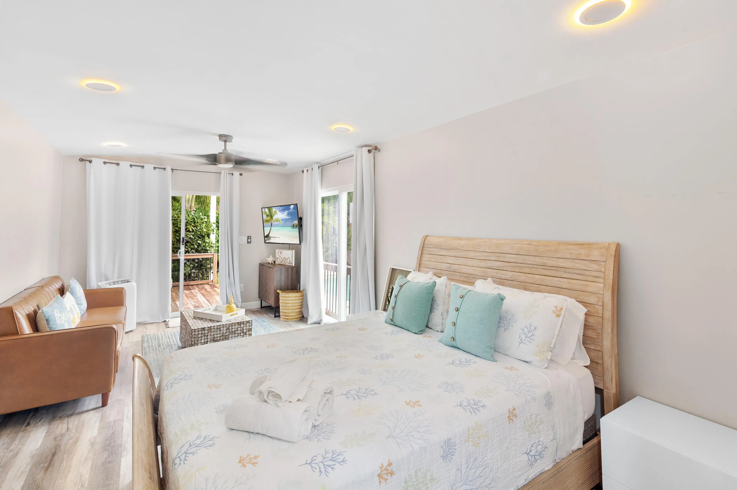 The Palm Oasis in LWB - Bedroom